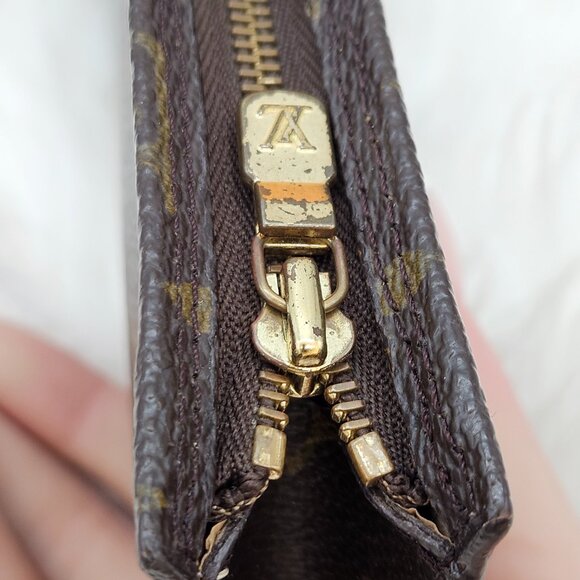 Louis Vuitton Monogram Toiletry Pouch 17 - Picture 6 of 17